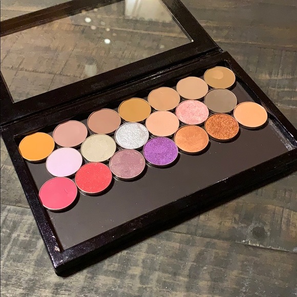 Makeup Geek Eyeshadow Palette - Picture 1 of 3